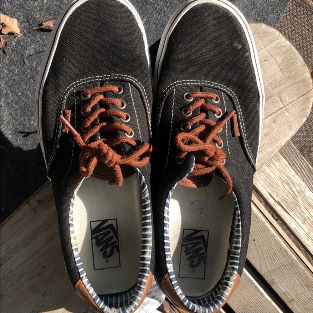 Vans - Picture 2 of 2